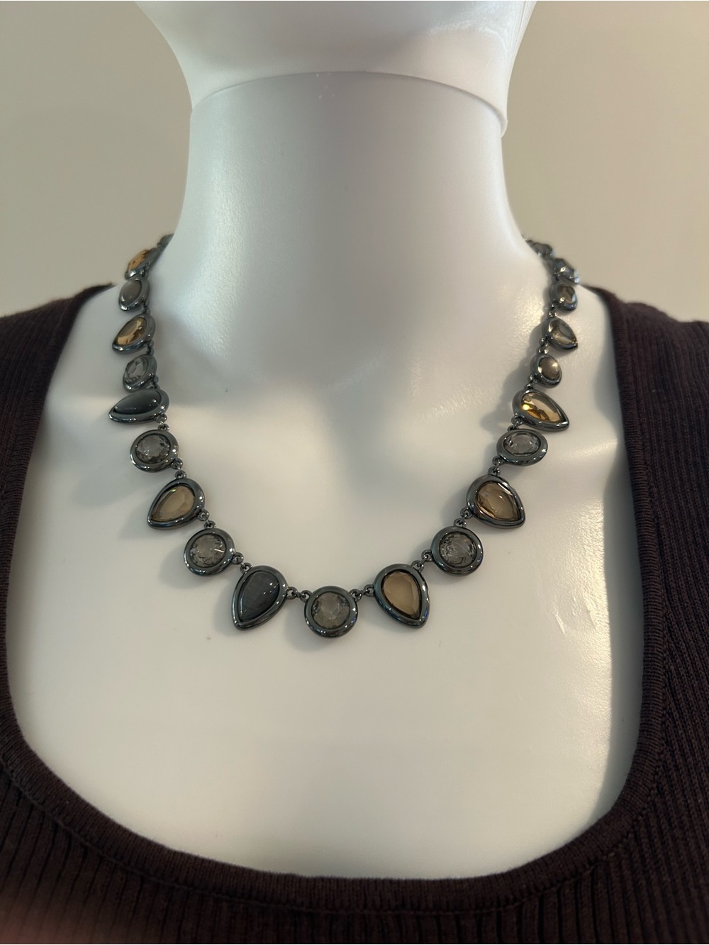Anthropologie Smoky Topaz & Grey Teardrop Necklace
Includes Anthropologie Pouch - Picture 2 of 4
